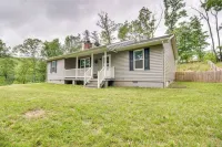 Cozy Home in Star Tannery w/ Private Backyard! - 3-Star