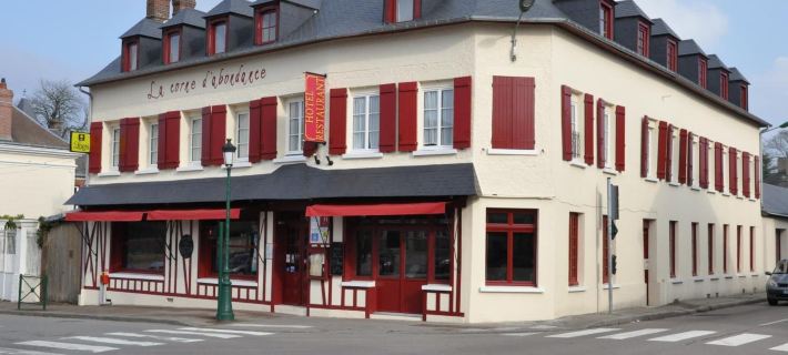 Logis - Hotel & Restaurant la Corne D 'Abondance Hotéis em Eure