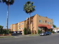 Holland Inn and Suites