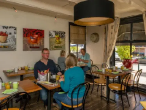 De Herberg Hotels in Renesse