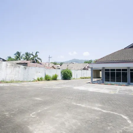 RedDoorz Plus Near Pelabuhan Bitung