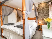 Honey Bee Cottage