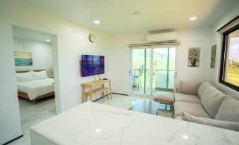 Mariana Suites
