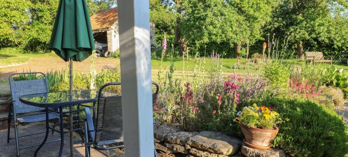 Granary Cottage Hotels in Grantham