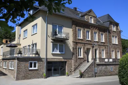 Hotel Halfenstube & Villa Spa 1894 Отели рядом с достопримечательностью «Prinzenkopfturm»