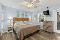 A Beach Retreat on Casey Key Отели в г. Венис
