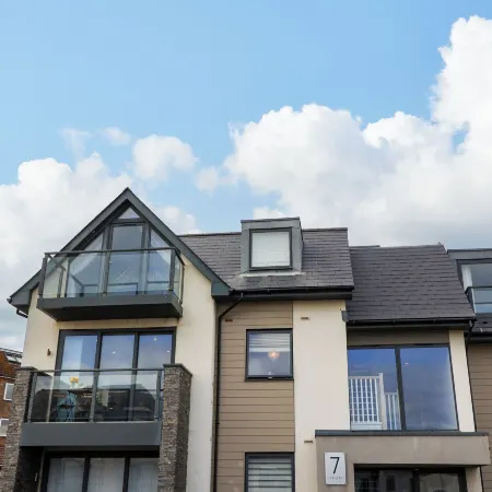 7 Warren Edge Close