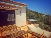 2 Bed Villa - Sleeps 4 - Hot Tub - Parking