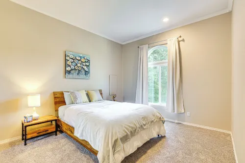 Hike & Explore: Guest Suite w/ Deck in Issaquah