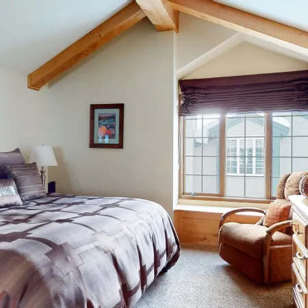 Sierra Megeve 7 Deluxe Remodeled Condo, Just A Short Walk to Canyon Lodge by RedAwning