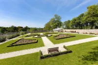 Balmule House - parking