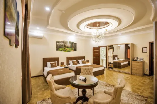 Leader Hotel Отели рядом с достопримечательностью «Рынок Чорсу»