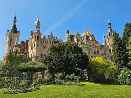 Weinhaus Uhle Отели в г. Кривиц