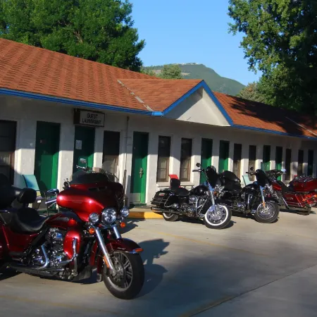 Sunrise Motor Inn