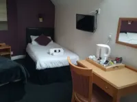 The Prince Consort Hotels near Southampton Airport Parkway Railway Station