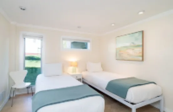 Valley Floor Dream with Fireplace - Year-Round Trail Access, 3 Min to Town Condo