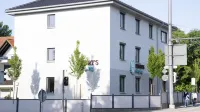 Henrys Sleeping am Augsburger Eiskanal Hotels in Friedberg