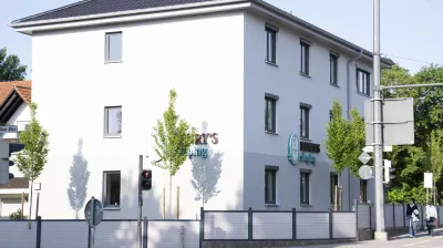 Henrys Sleeping am Augsburger Eiskanal Hotels in 