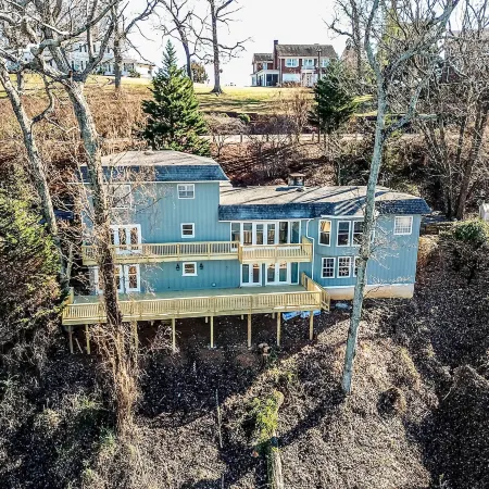 Stay above it All! Modern Home on Missionary Ridge