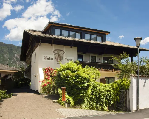 Bed&Breakfast Pension Hilpold Hotels in Lana