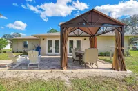 Bikes, Yard & Fire Pit at Upscale Lecanto Home!