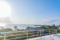 3br Luxurious apt facing beach and central to all amenities/entertainment!