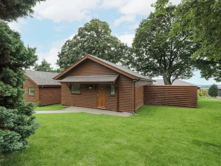 Luxury Lodge 69 Отели в г. Престатин