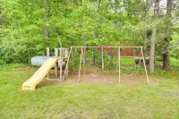 Lakeside Spooner Home w/ Game Room & Views! - 3 stjerner