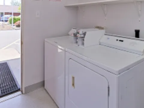 Majestic Inn & Suites Hotels in Altamont