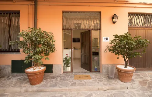 Monza City Rooms & Studios