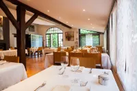 Logis Hotel Restaurant l' Auberge Cigaloise Hotels in Sauve