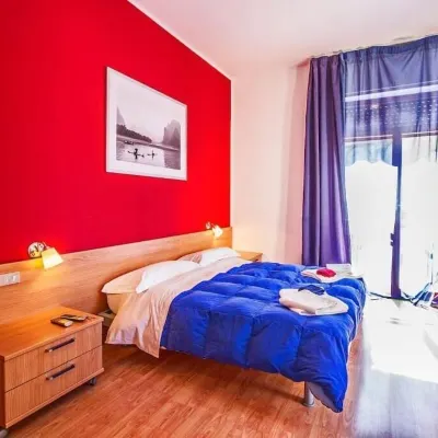 Central Plaza Hotels near Il Sedile