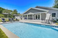 Distinctive Hamptons Home w/ Pool Near Bay, Ocean - Uima-altaat