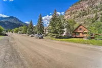 Updated Mtn Home w/ Deck on Uncompahgre River - parking