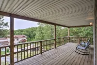 Lakeside Blue Eye Escape w/ Game Room & Hot Tub! - parking