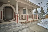 Updated Townhome w/ Hot Tub - Walk to Downtown! - parking