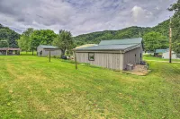 Damascus Cottage w/ Fire Pit - 1 Mi to Trails - parking