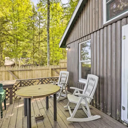 Pet-Friendly Ellsworth Cottage on Branch Lake
