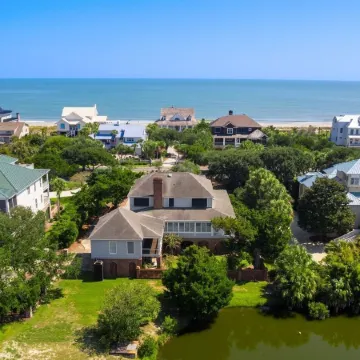 Come and Wind down and Relax at Family Tides! 6 Bedroom Villa by Peace Vacations