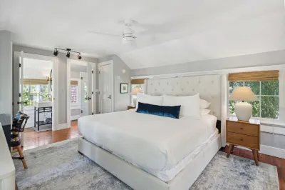 Serene Cottage with Beautiful Garden and Heated Pool Hotels in 