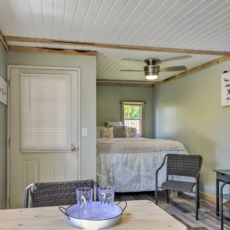 Mt Lookout Tiny House w/ Backyard & Fire Pit!
