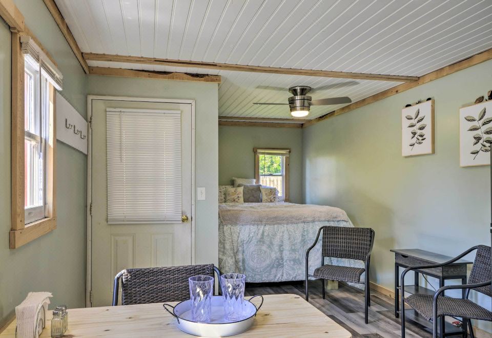 Mt Lookout Tiny House w/ Backyard & Fire Pit! - Housity