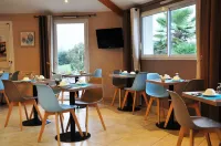 Brit Hotel Azur Hotels in Sevremoine