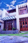 Hill Roost Hotels in Ilukmodara