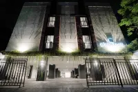 Dparagon Pogung F Hotels in Mlati