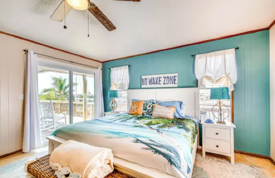 วอเตอร์ฟรอนต์ ฟลอริดา เอสเคป พร้อม สระว่ายน้ำ และ ท่าเรือส่วนตัว