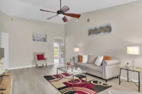 Rose's Lakeview Hotels in Pine Hills