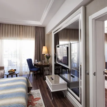 Dobedan Exclusive Hotel & Spa ''Ex Brand Alva Donna Exclusive Hotel & Spa'' Отели рядом с достопримечательностью «Пляж Богазкент»