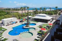 Sawari Hotel - Pools