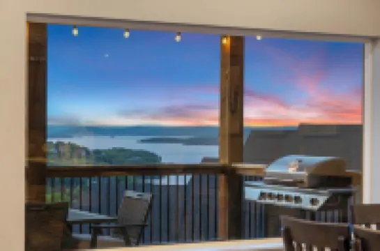 On The Rocks - Home for 16!